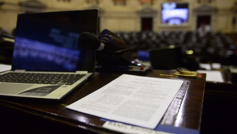La UBA lanzó una web para consultar cómo votan y qué proyectos presentan diputados y senadores