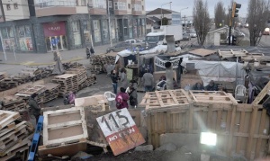 El acampe gremial de San Martín y Belgrano, una postal que lleva 121 días