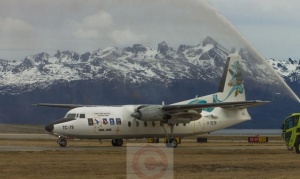 El vuelo de despedida del último Fokker F-27 de la Fuerza Aérea llegó hasta Ushuaia