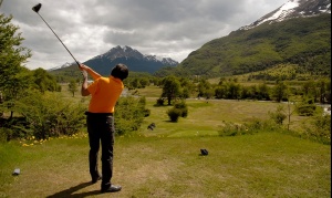 Lanzan en Ushuaia el "Circuito internacional Golf por los caminos del Vino"