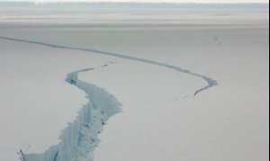 Científicos argentinos analizaron una extensa grieta en la Antártida