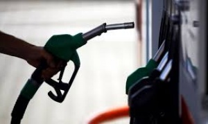La rebaja del precio de la nafta casi no impacta en el bolsillo