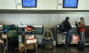 Sancionan a Aerolíneas Argentinas por no anticipar la cancelación de un vuelo