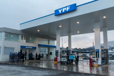YPF: “Inauguramos la estación de servicio más austral del mundo”, destacó Arcando