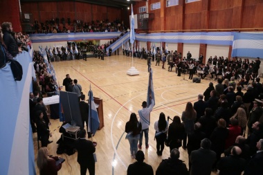 Bertone: "Esa Bandera nos dice que todos somos iguales y que nadie merece tener más ventajas que otro"