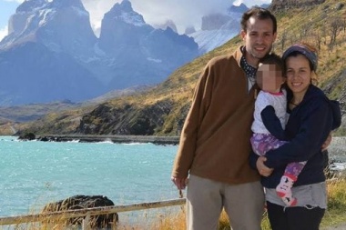Una pareja viaja a dedo desde Ushuaia hasta Alaska con su hija de tres años