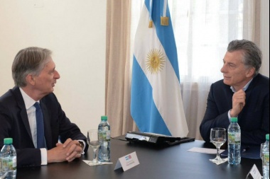 Reunión Macri y Hammond: Los medios británicos ya hablan de la "Tregua de las Malvinas"