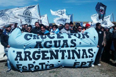 FePoTra pidió a Bertone que oficialice información sobre el cruce por aguas argentinas
