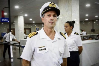 Quién es el capitán Enrique Balbi, el rostro y la voz de la Armada en su momento más crítico