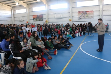 Melella inauguró el polideportivo del barrio “Malvinas Argentinas” en Chacra XIII