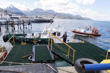 El Puerto de Ushuaia ya cuenta con un pontón flotante para el desembarco de pasajeros
