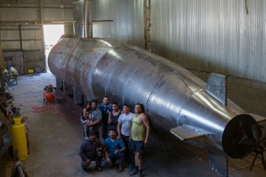 ARA San Juan: construyen una réplica del submarino para homenajear a los tripulantes
