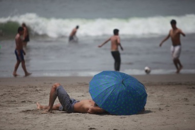 ¿Cómo cuidar la piel del daño que puede producir el agua del mar?