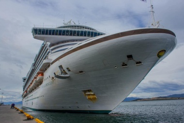 En dos días, el puerto de Ushuaia recibió cerca de 6 mil turistas en siete cruceros