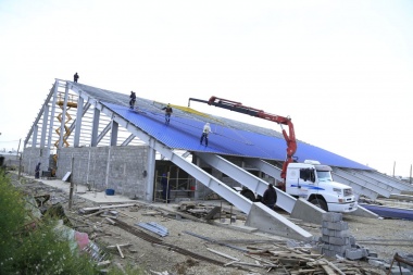 Avanza el techado del nuevo polideportivo de la Margen Sur