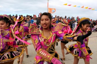 Uno por uno, los feriados que quedan en 2018: ¿cuándo cae Carnaval y qué pasa con los "puente" este año?