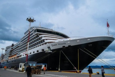 El crucero Queen Victoria recaló por primera vez en el Puerto de Ushuaia