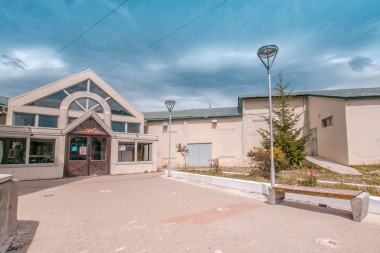 A más de 20 años de su inauguración, renovarán la Casa de la Cultura de Ushuaia