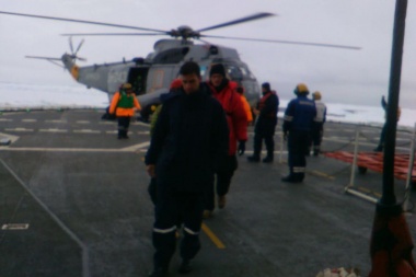 El Almirante Irízar rescató a cinco científicos estadounidenses varados en la Antártida