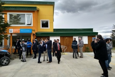 Bertone inauguró el nuevo edificio del Ministerio de Agricultura en Ushuaia