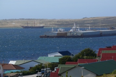 Malvinas: proponen cambiar el nombre de “Puerto Argentino” por el de “Puerto Rivero”