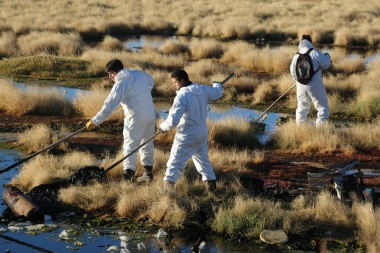 Personal municipal realizó trabajos de saneamiento de la costa del río Grande
