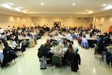 Gobierno organizó un té bingo para agasajar a mujeres profesionales de Río Grande
