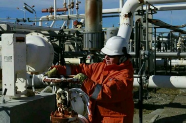 Julia, la primera mujer operadora en una planta de producción petrolera de Tierra del Fuego