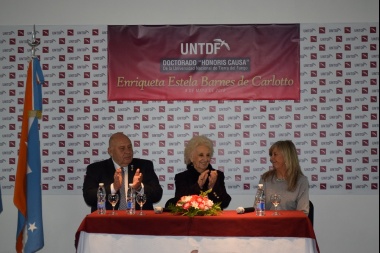 La UNTDF otorgó el Doctorado Honoris Causa a Estela Barnes de Carlotto