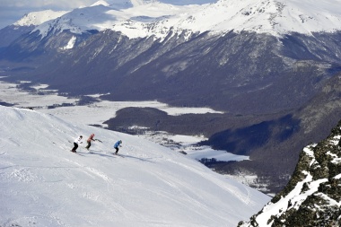 Este año, los amantes de la nieve pagarán más de 1.500 pesos por día en los centros de esquí