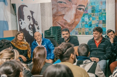 Vuoto y funcionarios municipales mantuvieron una reunión con vecinos del barrio Dos Banderas