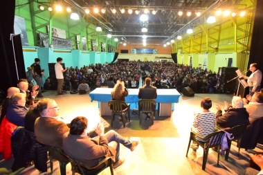 Vuoto entregó más de 200 decretos de adjudicación de tierras a vecinos de Ushuaia