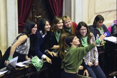 Ana Luz Carol ratificó su postura sobre el aborto: "Mi voto es a favor de la soberanía de nuestros cuerpos"