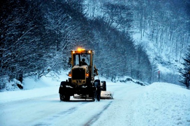Por las nevadas intensas, piden transitar con precaución en las rutas del sur de la provincia
