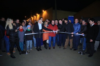 Bertone inauguró la rotonda de Chacra XIII y obras de pavimento en el Parque Industrial