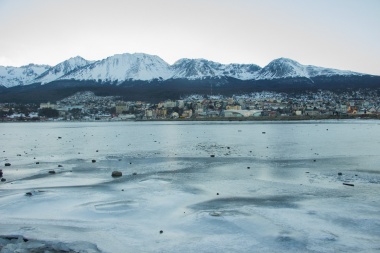 Advierten que está prohibido patinar en la Bahía Encerrada