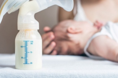 Lactancia materna: la ONU alertó por los riesgos de no amamantar durante la primera hora de vida