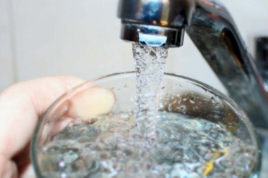Falta de agua en escuelas: Obras Sanitarias aseguró que existen "deficiencias edilicias"