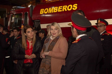 Bertone visitó el Cuartel de Bomberos Voluntarios “2 de Abril”