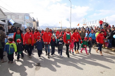 Aniversario de Ushuaia: Abrieron las inscripciones para participar del desfile