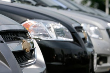 La cantidad de vehículos patentados en el país cayó bruscamente durante agosto