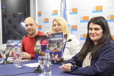 Bertone lanzó el Torneo Nacional de Hockey Pista en Ushuaia