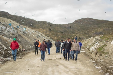 Autoridades Municipales, Provinciales y Concejales recorrieron el relleno sanitario de Ushuaia