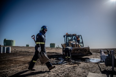 Derrame de petróleo: Gobierno pidió información oficial a YPF sobre el incidente