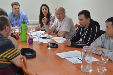 Homologación de relojes y tarifas fueron analizados por concejales y remiseros de Río Grande