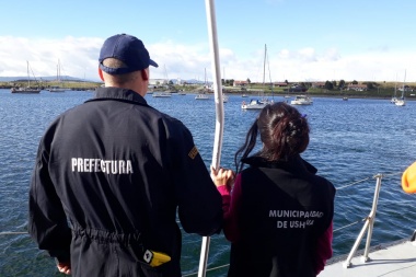 Concluyeron las tomas de muestras de agua en las bahías Ushuaia y Encerrada