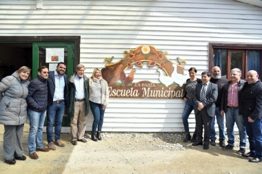 Vuoto y Bertone firmaron un convenio para ampliar la Escuela Experimental 'La Bahía'