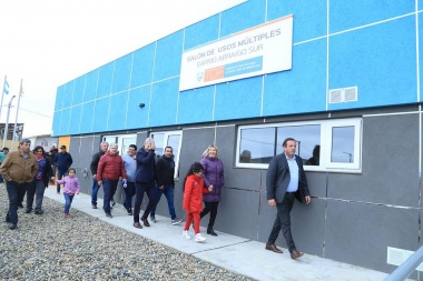 Gobierno inauguró un Salón de Usos Múltiples en el barrio Arraigo Sur