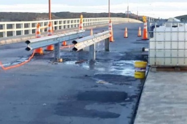 Santa Cruz: Habilitaron el tránsito de media calzada sobre el puente de Piedrabuena