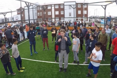 Melella inauguró el Polideportivo ‘A cielo abierto’ en el barrio Malvinas Argentinas
